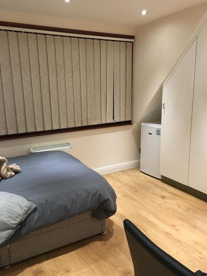 Studio Flat In The Heart Of Golders Green Лондон Екстер'єр фото