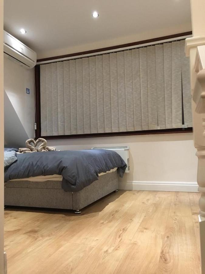 Studio Flat In The Heart Of Golders Green Лондон Екстер'єр фото