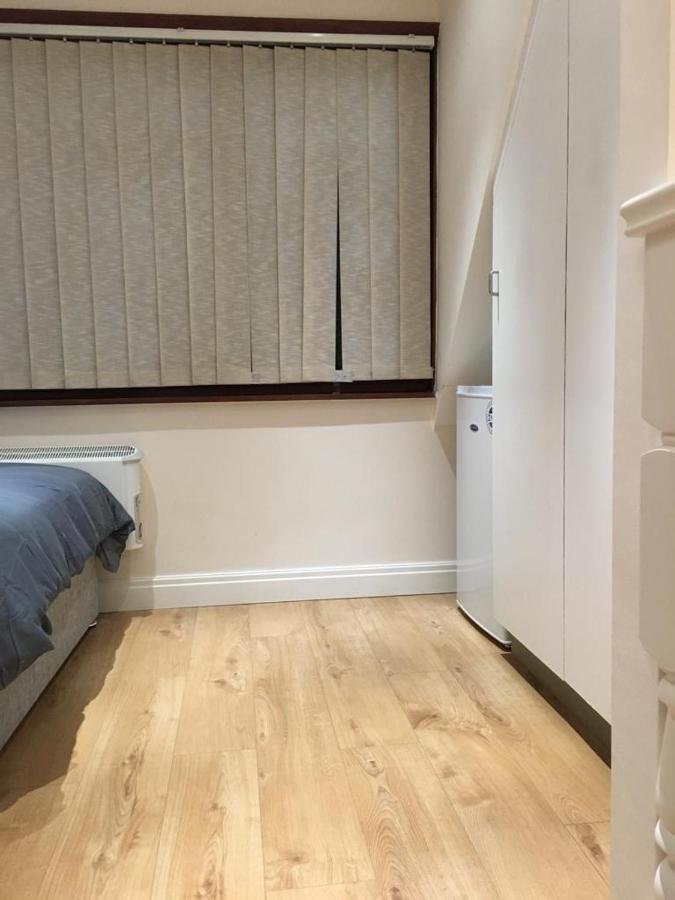 Studio Flat In The Heart Of Golders Green Лондон Екстер'єр фото