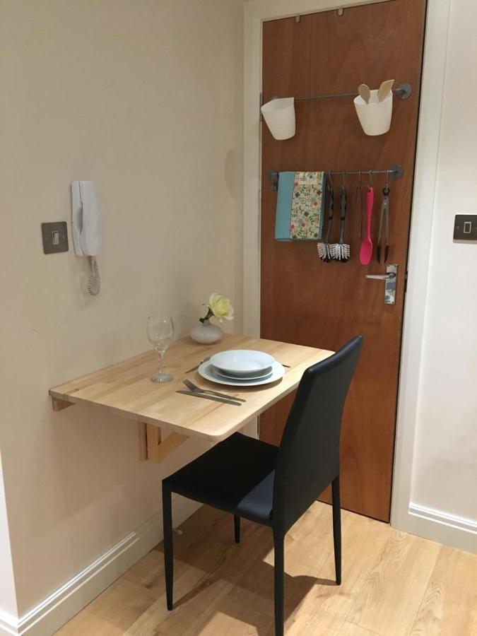 Studio Flat In The Heart Of Golders Green Лондон Екстер'єр фото