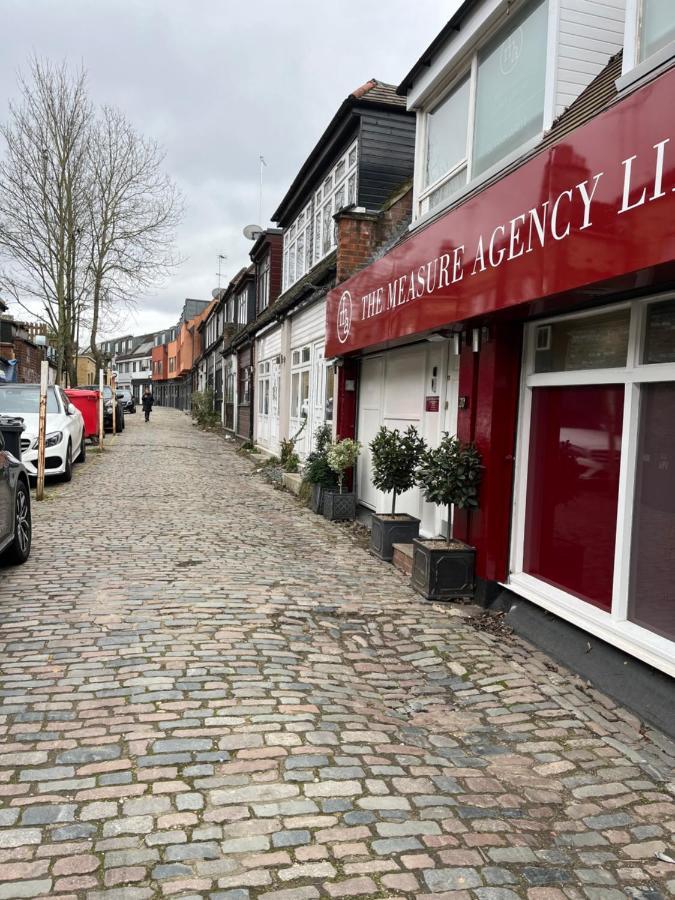 Studio Flat In The Heart Of Golders Green Лондон Екстер'єр фото
